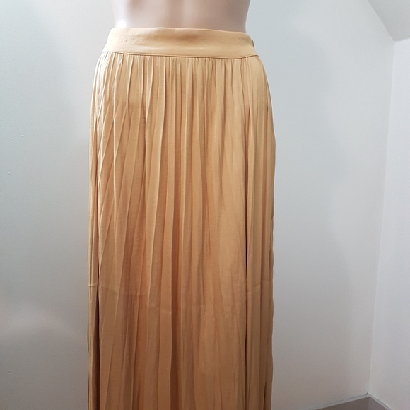 JOIE Pleated Satin Midi Skirt Front Side Slit Camel Sz S NWT - Picture 3 of 9